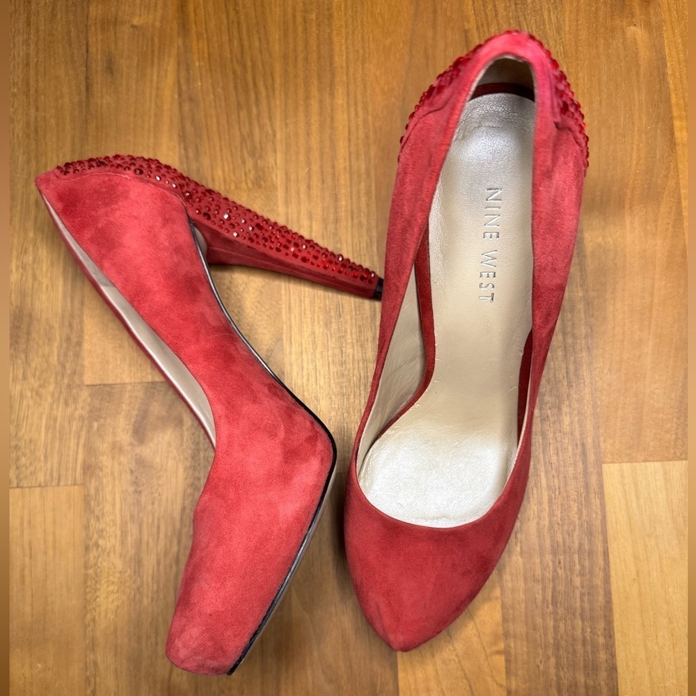 Nine West Ruby‑Red Suede Heels – Size 7M – Rhinestone Detail